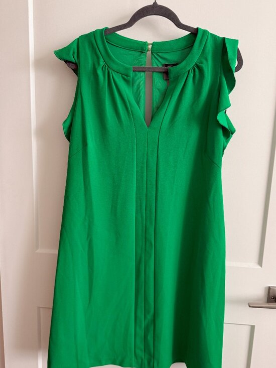 Vince Camuto Dresses & Skirts - NWT Vince Camuto Emerald Green Flutter Sleeve Sheath Dress Size 16